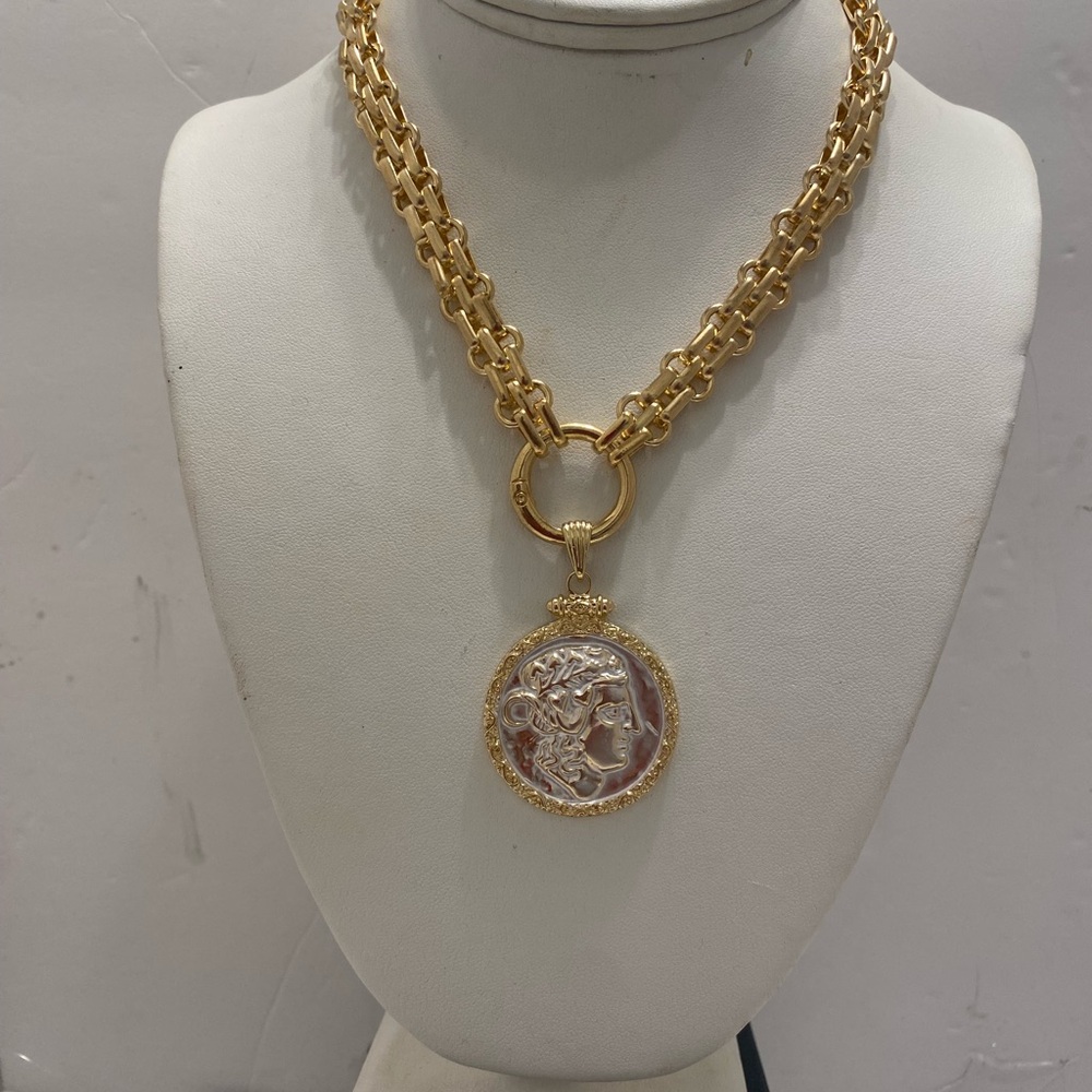 Gold-Tone Medallion Pendant Necklace - Elegant Statement Jewelry